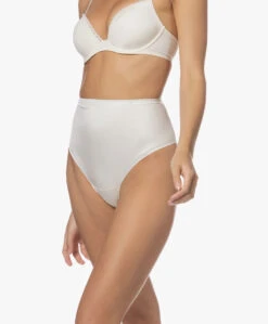 Spanx® Shaping Satin String - Linen 23 Spanx® Shaping Satin String - Linen -Mode Kleding 06c95dde 2a97 417a b17e f55edffd4e7f 74