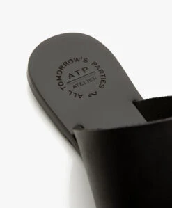 Atp Atelier Allai Leren Slippers - Zwart 20 Atp Atelier Allai Leren Slippers - Zwart -Mode Kleding 0a0ab0c5 bf9d 42c8 88da 03ceada7bfdb 9172