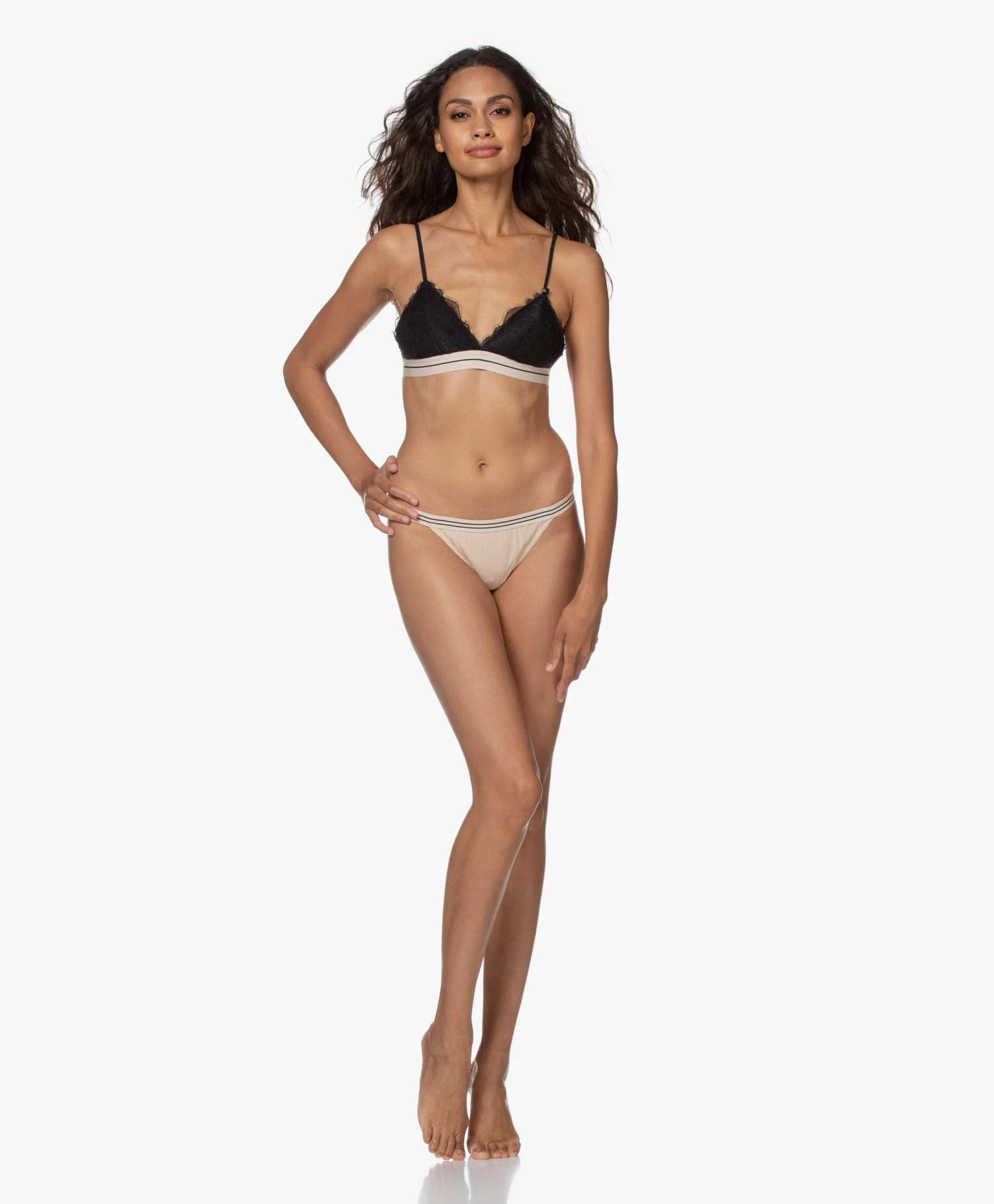 Love Stories Padded Darling Lace Bralette - Zwart 5 Love Stories Padded Darling Lace Bralette - Zwart - Afbeelding 5