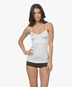 Hanro Satin Deluxe Spaghetti Top - Off-White 13 Hanro Satin Deluxe Spaghetti Top - Off-White -Mode Kleding 181220 HANRO Touch Feeling Low rise Short Zwart 171