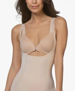 Spanx® Oncore Open-Bust Mid-Thigh Bodysuit - Soft Nude 15 Spanx® Oncore Open-Bust Mid-Thigh Bodysuit - Soft Nude -Mode Kleding 190509 SPANX OnCore Open Bust Mid Thigh Bodysuit Soft Nude 21