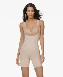 Spanx® Oncore Open-Bust Mid-Thigh Bodysuit - Soft Nude 16 Spanx® Oncore Open-Bust Mid-Thigh Bodysuit - Soft Nude -Mode Kleding 190509 SPANX OnCore Open Bust Mid Thigh Bodysuit Soft Nude 47