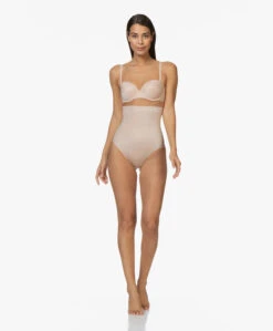 Spanx® Suit Your Fancy High-Waisted Thong - Champagne Beige -Mode Kleding 191024 SPANX Suit Your Fancy High Waisted Thong Champagne Beige 54