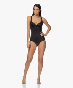 Spanx® Suit Your Fancy Open-Bust Cami - Zwart 22 Spanx® Suit Your Fancy Open-Bust Cami - Zwart -Mode Kleding 200303 25387eac f959 4fd5 9986 4b15179c2a02