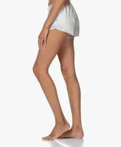 By Dariia Day Mulberry Zijden Short - Zilvergrijs 22 By Dariia Day Mulberry Zijden Short - Zilvergrijs -Mode Kleding 200707 2a35ba42 9dc4 4514 9e0b 22d64c650816