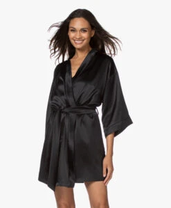 By Dariia Day Mulberry Zijden Kimono - Midnight Black -Mode Kleding 200707 7f25b0c5 695a 40da bfac 3d86164294ba