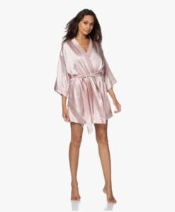 By Dariia Day Mulberry Zijden Kimono - Blush Pink 20 By Dariia Day Mulberry Zijden Kimono - Blush Pink -Mode Kleding 200707 c48e83de a5ee 4874 b7bf b9abb77cacb9