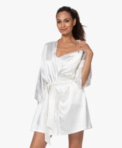 By Dariia Day Mulberry Zijden Kimono - Powder White -Mode Kleding 200707 f60aef56 1139 415a 8dc7 34a05673d9c5
