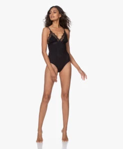 Love Stories Doris Bodysuit Met Kant - Zwart 17 Love Stories Doris Bodysuit Met Kant - Zwart -Mode Kleding 200820 37974b2f 7e55 405c a1ce 236949b40a11