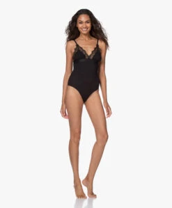 Love Stories Doris Bodysuit Met Kant - Zwart 24 Love Stories Doris Bodysuit Met Kant - Zwart -Mode Kleding 200820 ad904d42 5db3 4593 a87f 2f7799a66d76
