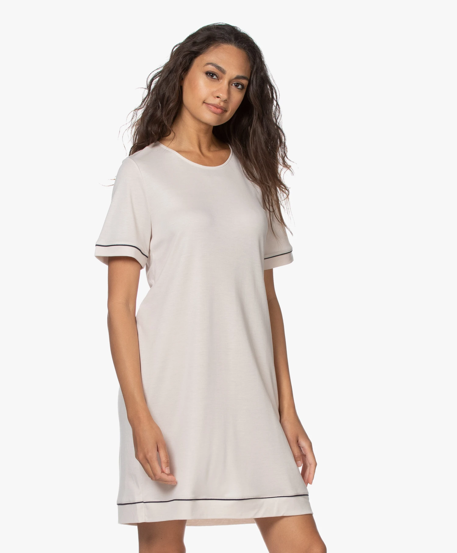 Hanro Natural Comfort Tencel Nachthemd - Almond 2 Hanro Natural Comfort Tencel Nachthemd - Almond - Afbeelding 2