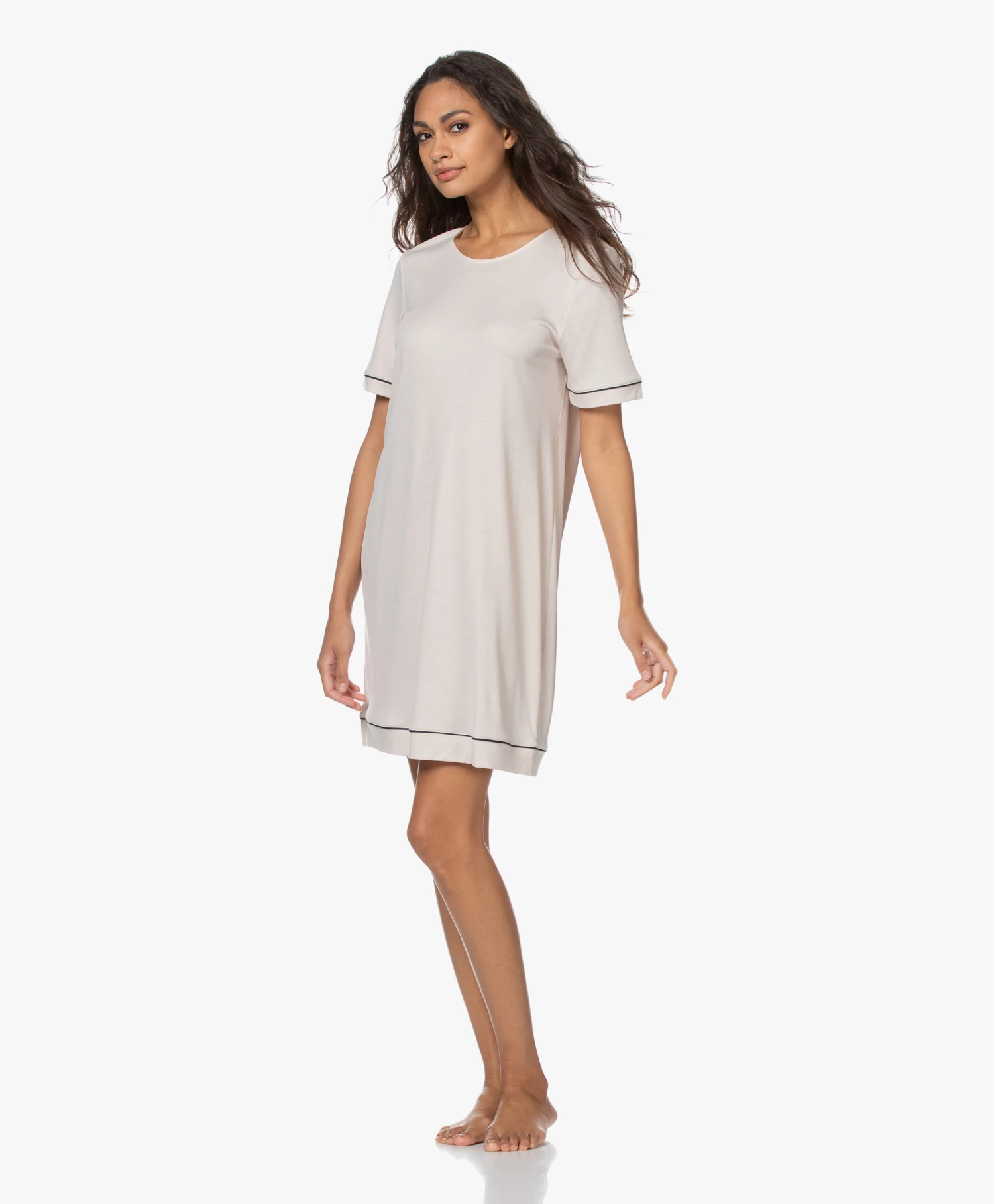 Hanro Natural Comfort Tencel Nachthemd - Almond 3 Hanro Natural Comfort Tencel Nachthemd - Almond - Afbeelding 3