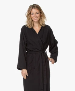 Hammam34 The Pheasant Lange Katoenen Kimono - Zwart 23 Hammam34 The Pheasant Lange Katoenen Kimono - Zwart -Mode Kleding 201119 442900c6 99d6 4f5e ae30 ea90c311c28f