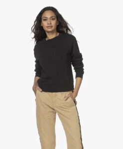 Vince Essential Katoenmix Cropped Sweatshirt - Zwart 24 Vince Essential Katoenmix Cropped Sweatshirt - Zwart -Mode Kleding 211104 cd8385ee b1fd 4725 8bc6 1b98288ad154