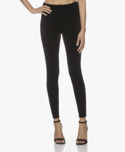 Spanx® Structured Velvet Legging - Zwart