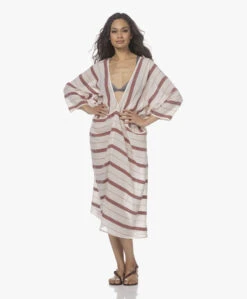 Su Paris Talia Voile Kaftan Met Jacquard Streepdessin - Burgundy 22 Su Paris Talia Voile Kaftan Met Jacquard Streepdessin - Burgundy -Mode Kleding 220407 49d273cb fb86 4bc1 9ff9 396d2fbf1b26