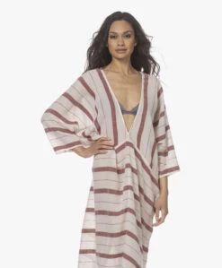 Su Paris Talia Voile Kaftan Met Jacquard Streepdessin - Burgundy 20 Su Paris Talia Voile Kaftan Met Jacquard Streepdessin - Burgundy -Mode Kleding 220407 dec3a781 f3a4 4223 b1e4 485e7ffa7454