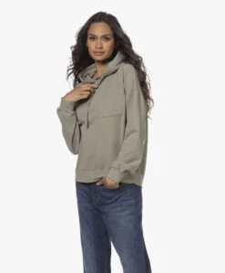Neeve The Penelope Bio Katoenen Capuchontrui - Grass -Mode Kleding 220630 0b328dd3 6f50 4815 893c 14d06c65d7c6