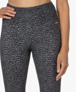 Deblon Sports Celine Flared Legging - Feathers Grey -Mode Kleding 220824 2b55e97e 7fb3 4a9d a301 f23b473c6f88