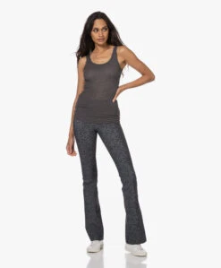 Deblon Sports Celine Flared Legging - Feathers Grey -Mode Kleding 220824 558a036e 8d43 4b4e 8dbe e7a5b3502e9e