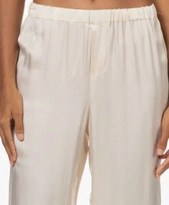 Love Stories Weekend Satijnen Seersucker Pyjama Broek - Off-White 22 Love Stories Weekend Satijnen Seersucker Pyjama Broek - Off-White -Mode Kleding 220830 624b5f09 a303 4f97 bd2a 588db3ead99f