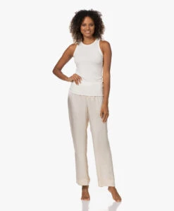 Love Stories Weekend Satijnen Seersucker Pyjama Broek - Off-White 20 Love Stories Weekend Satijnen Seersucker Pyjama Broek - Off-White -Mode Kleding 220830 7e92c59a 5eae 43ed aa45 09cdf3cc3c5a