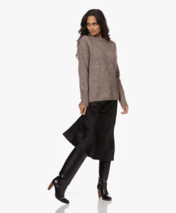 Resort Finest Frivo Satijnen Midi Rok - Zwart -Mode Kleding 220908 942fd7fc 2ccc 4d39 9424 87fab174733f