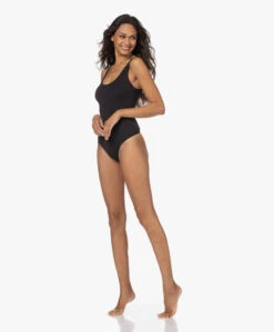 Wolford Ribjersey String Body - Zwart -Mode Kleding 221025 44e953ac 8a43 47ce ac8e eba7e7696e4c