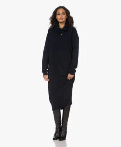 Extreme Cashmere N°187 Merlin Cashmeremix Midi Jurk - Navy 25 Extreme Cashmere N°187 Merlin Cashmeremix Midi Jurk - Navy -Mode Kleding 221117 60a0fbc9 d55a 401b 8af0 3974886d9f70