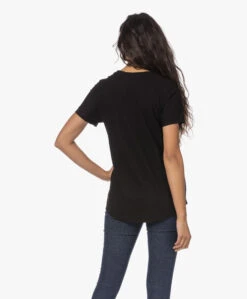 Neeve The Michelle Bio Katoenen T-Shirt - Essential Black -Mode Kleding 221130 a8b573f7 9ecd 4336 9a85 550573b7d86f