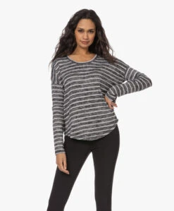 Rag & Bone The Knit Gestreepte Viscosemix Longsleeve - Grijs Mêlee/Zwart 15 Rag & Bone The Knit Gestreepte Viscosemix Longsleeve - Grijs Mêlee/Zwart -Mode Kleding 221205 2e2f4f72 1bb1 4912 910f 7097ff8bfec5