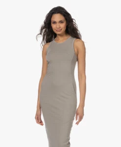 James Perse Dubbellaagse Mouwloze Midi Jurk - Concrete 15 James Perse Dubbellaagse Mouwloze Midi Jurk - Concrete -Mode Kleding 230213 4bd67464 bf12 42e1 b79b bf2216045411