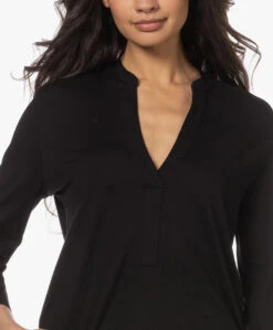 Majestic Filatures Splithals Jersey Blouse - Zwart -Mode Kleding 230228 1d042d91 056a 4f85 9baf 9bb6a4929557
