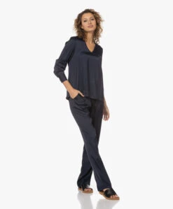 Resort Finest Satijnen Viscose V-Hals Blouse - Navy -Mode Kleding 230309 6fd5fc58 05c2 4271 9df7 0a397cb3e7e7