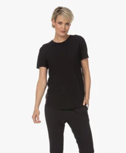 Neeve The Michelle Bio Katoenen T-Shirt - Essential Black -Mode Kleding 230322 beb6c7bd df01 40ef a5c0 09838704a5d3