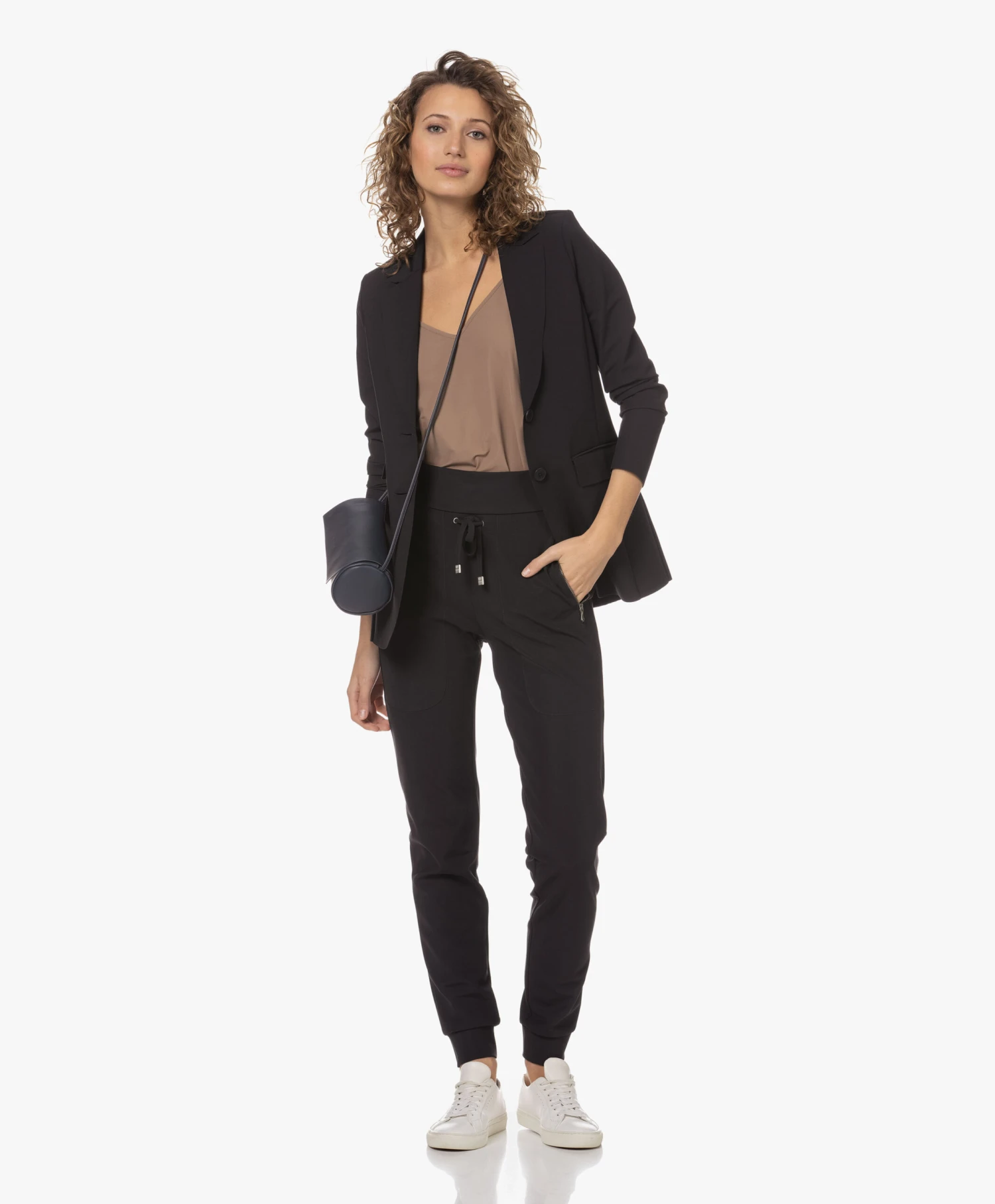 Japantky Yuu Getailleerde Blazer - Diepzwart 2 Japantky Yuu Getailleerde Blazer - Diepzwart - Afbeelding 2