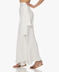 Viveh Mica Satijnen Maxi Wikkelrok - Coconut Milk 21 Viveh Mica Satijnen Maxi Wikkelrok - Coconut Milk -Mode Kleding 230407 9521f77b f803 4b5e 846f fd3829f228d0