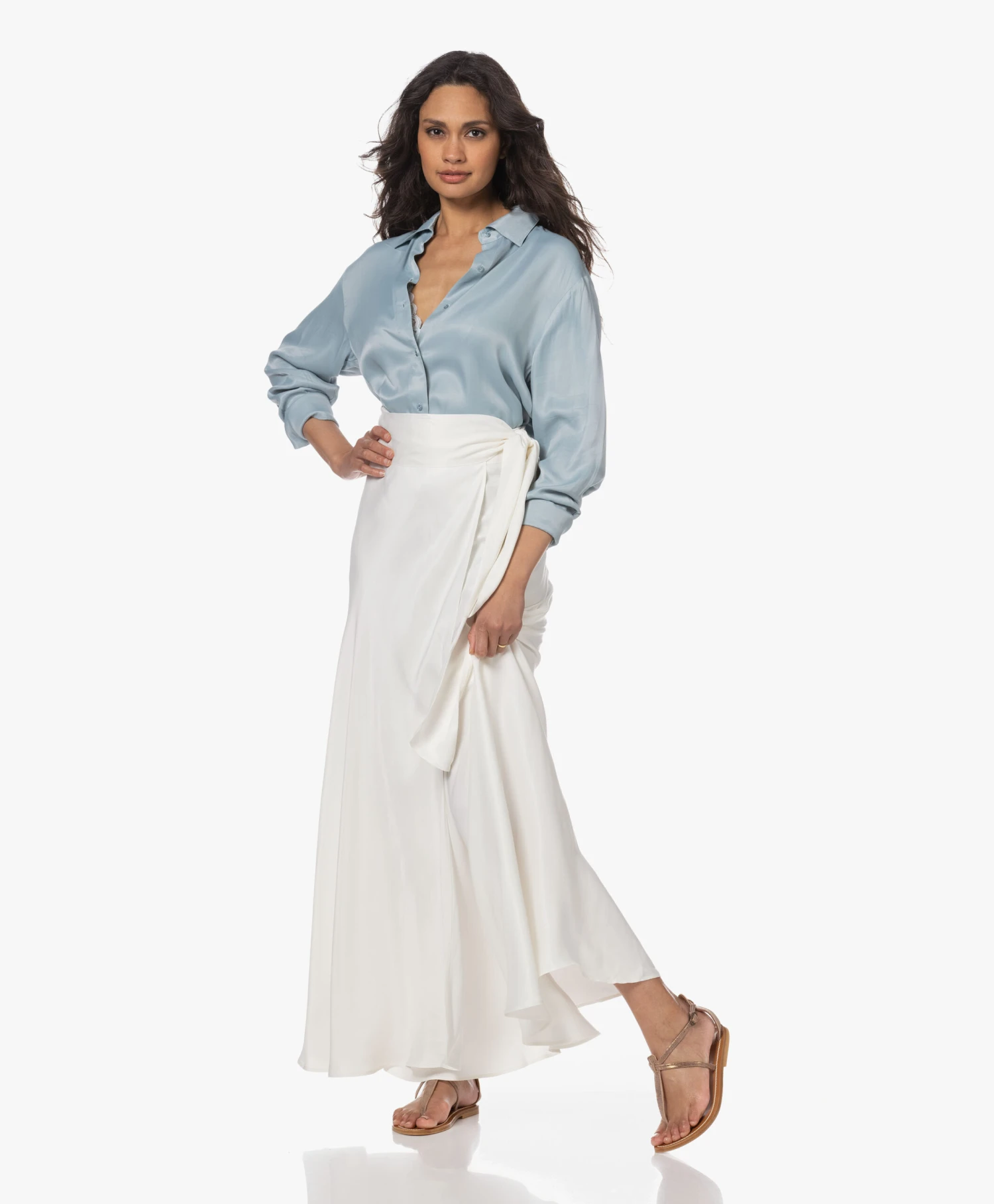 Viveh Mica Satijnen Maxi Wikkelrok - Coconut Milk 13 Viveh Mica Satijnen Maxi Wikkelrok - Coconut Milk - Afbeelding 13