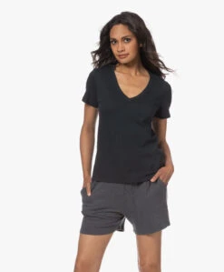 Majestic Filatures Silk Touch Katoenen V-Hals T-Shirt - Marine 15 Majestic Filatures Silk Touch Katoenen V-Hals T-Shirt - Marine -Mode Kleding 230516 60a55556 4711 4543 868c 58fb926002ad