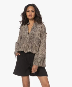 By Malene Birger Flaiy Zijden Slangenprint Blouse - Zwart/Beige -Mode Kleding 230516 6ff17b34 be52 4985 b6c1 7f91a61044d6