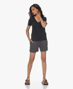 Majestic Filatures Silk Touch Katoenen V-Hals T-Shirt - Marine 18 Majestic Filatures Silk Touch Katoenen V-Hals T-Shirt - Marine -Mode Kleding 230516 bed330c1 07e2 4807 80a7 05df2dd0de7d