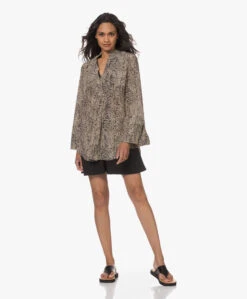 By Malene Birger Flaiy Zijden Slangenprint Blouse - Zwart/Beige -Mode Kleding 230516 e8c1b345 ccb5 4189 ba57 c985c8fc669b