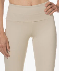 Deblon Sports Celine Flared Legging - Latte 22 Deblon Sports Celine Flared Legging - Latte -Mode Kleding 230523 079559f8 7449 4800 a355 a8ef85a03f2b