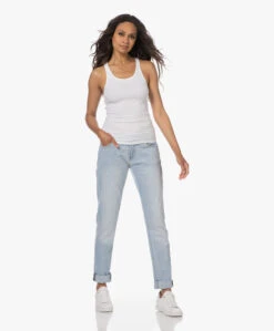 Denham Monroe Girlfriend Tapered Fit Jeans - Mid Blue Light Stonewash -Mode Kleding 230524 8ae032dd e051 473c 9e9d e7e677a713ca