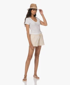 James Perse Slub Jersey V-Hals T-Shirt - Wit 25 James Perse Slub Jersey V-Hals T-Shirt - Wit -Mode Kleding 230525 0f7f4d8d 2f14 4709 971f 133920777317