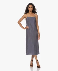 Róhe Fluid Midi Slip Jurk - Steel -Mode Kleding 230608 6a2d7d69 886c 4de6 853f 29c6077e2623