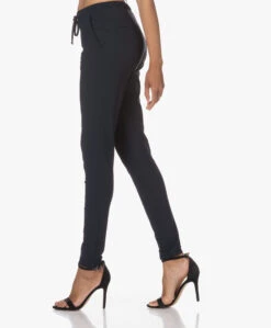 Woman By Earn Fae Tech Jersey Broek - Navy 19 Woman By Earn Fae Tech Jersey Broek - Navy -Mode Kleding 230608 8ef45069 ad87 4024 8732 f682402d053b