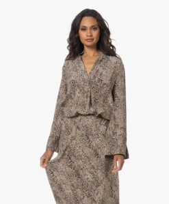 By Malene Birger Flaiy Zijden Slangenprint Blouse - Zwart/Beige -Mode Kleding 230614 643c3f96 48b8 426b ac8b 07a4b20aee24