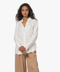 Viveh Beryl Viscose Satijnen Blouse - Coconut Milk -Mode Kleding 230622 d0415171 92ef 4348 a887 e36dffca8bbc