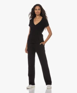 Iro Uzuma Rib Katoenen V-Hals T-Shirt - Zwart 25 Iro Uzuma Rib Katoenen V-Hals T-Shirt - Zwart -Mode Kleding 230706 0ff261ea 4dbd 4bcf 9628 0669b67775a3